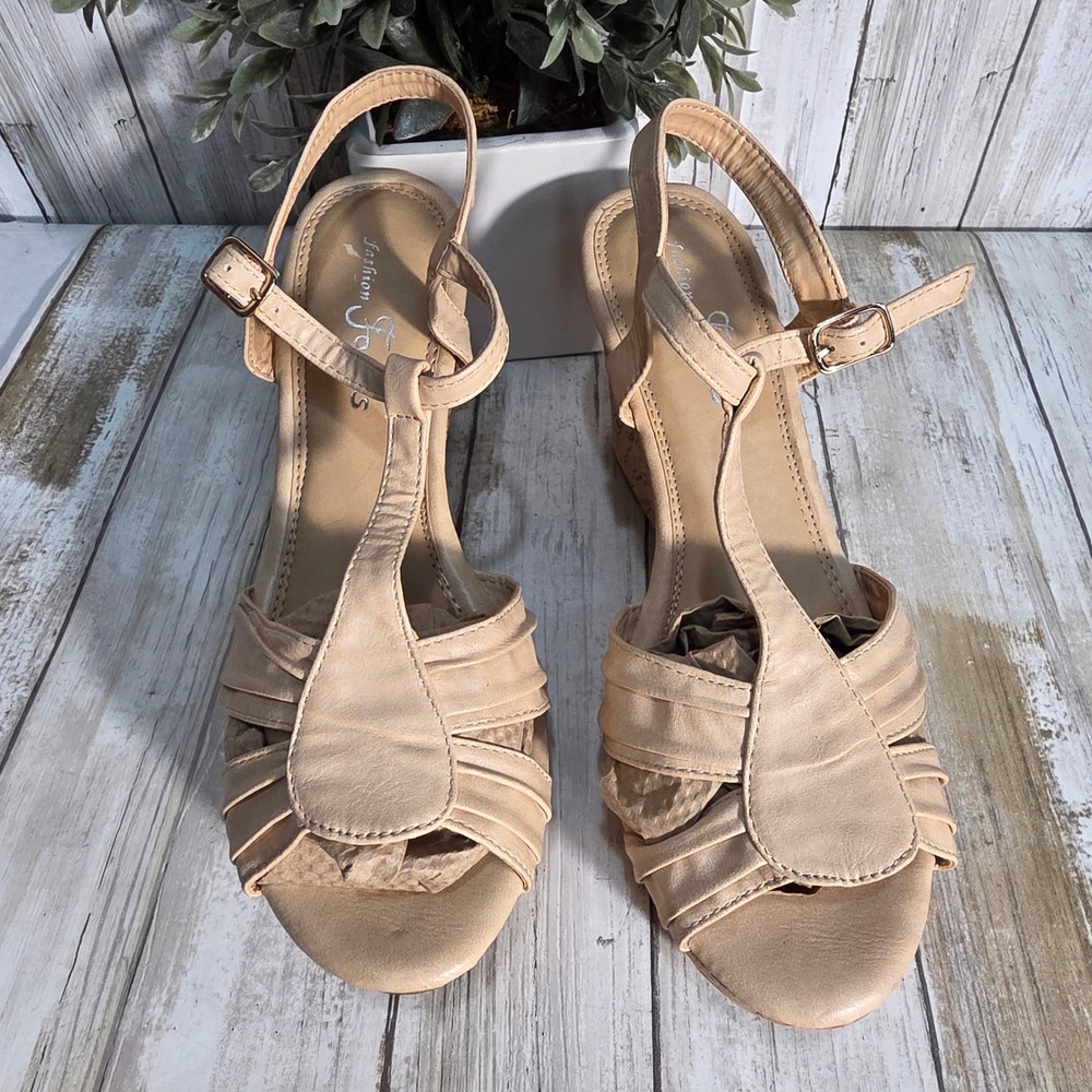 Fashion Focus Womens Tan T-Strap Cork Wedge Sandals Pleated Ankle Strap Size 8
